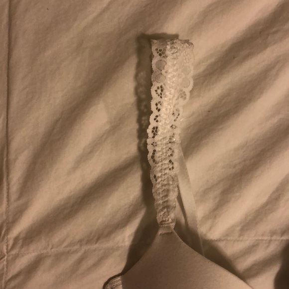 White Floral Strapped Aerie Bra 32B - Picture 2 of 3